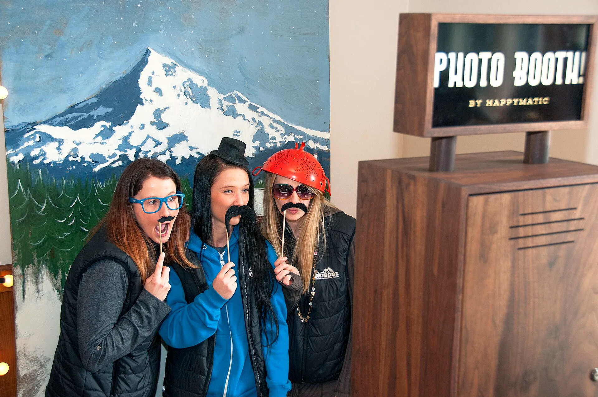 Photo booth. The best places to run a photo booth rental business