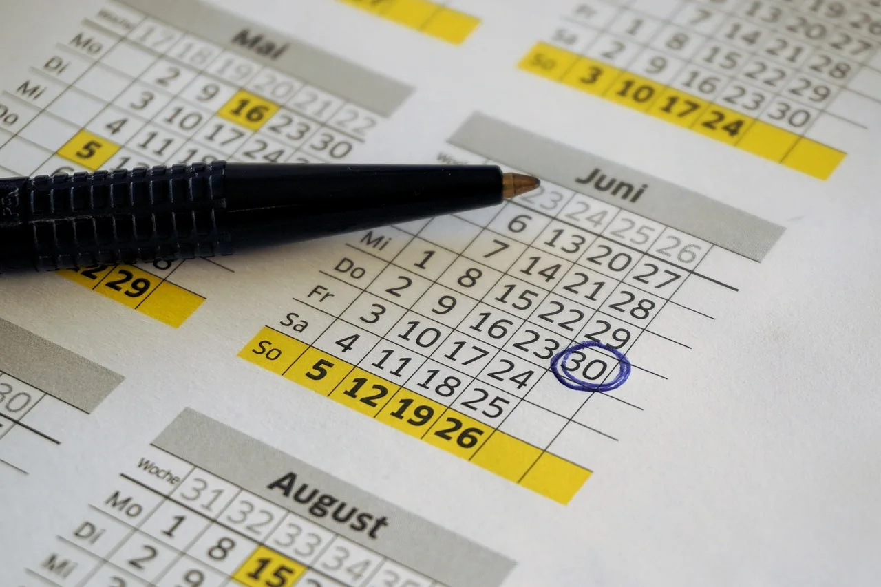 calendar, annual calendar, office, events, planning, plan, note, year, date, write, paper, planner, ballpoint pen, pen, to mark, circle, calendar, calendar, calendar, calendar, calendar. Photo booth rental operations: six workflow stages, seven job record fields, and who decides what